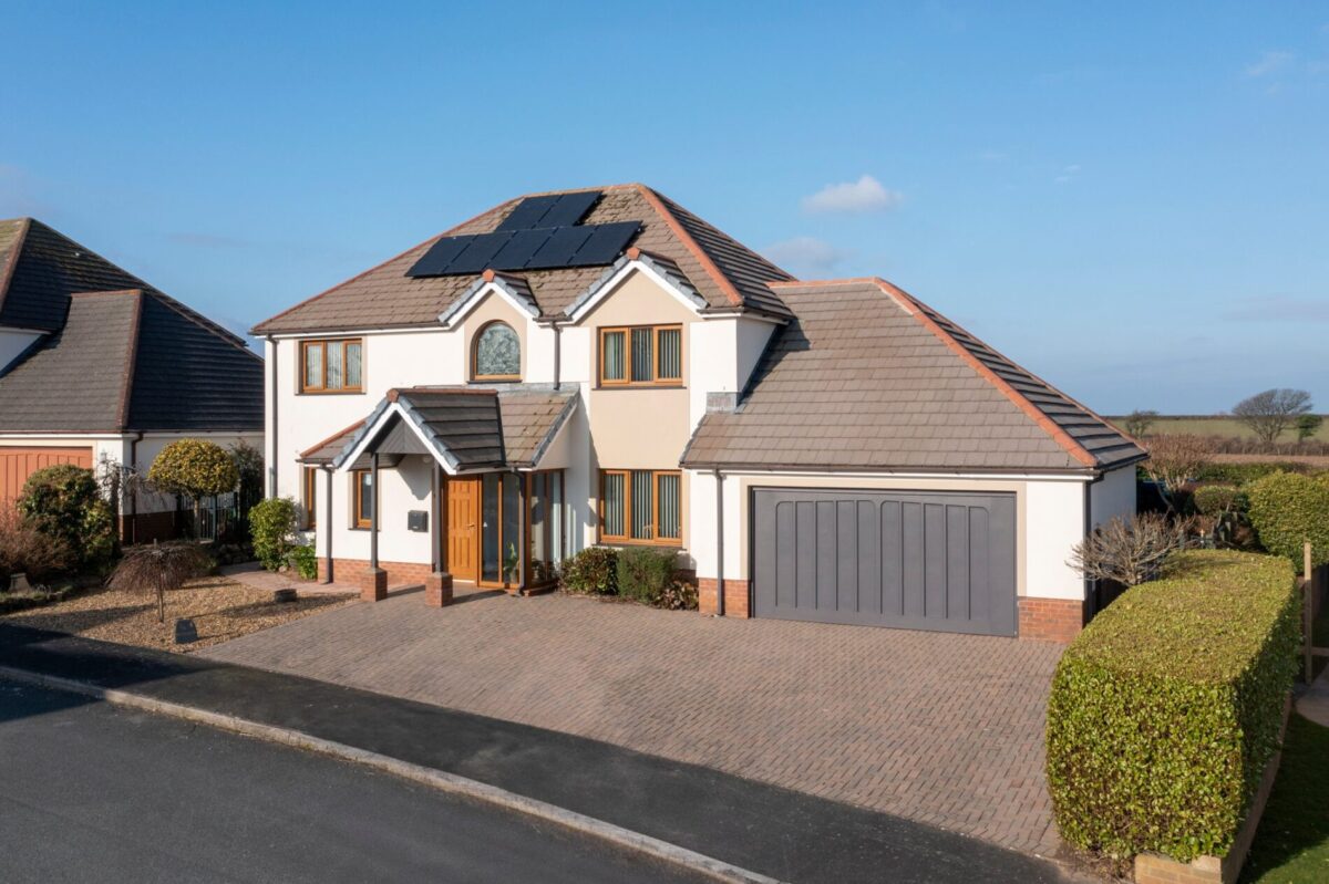 Glenfield Park, Burton, Milford Haven, SA73