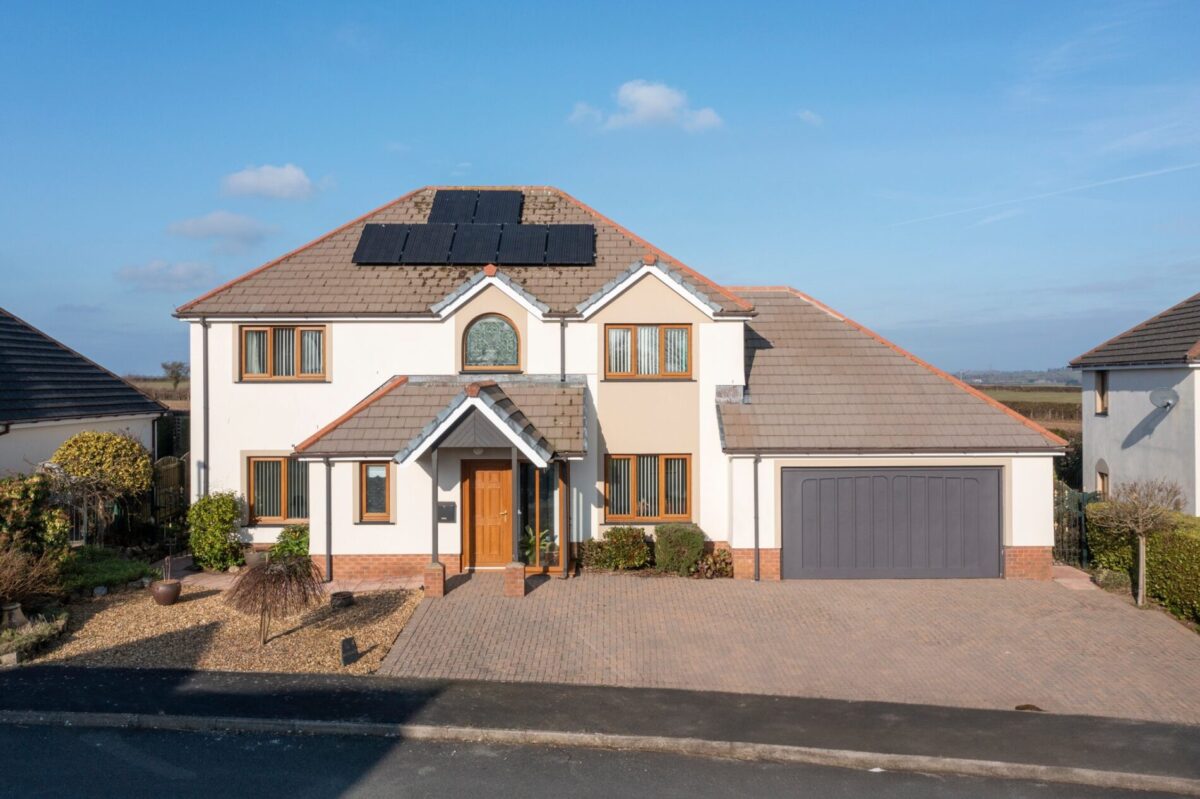 Glenfield Park, Burton, Milford Haven, SA73