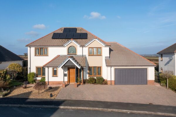 Glenfield Park, Burton, Milford Haven, SA73