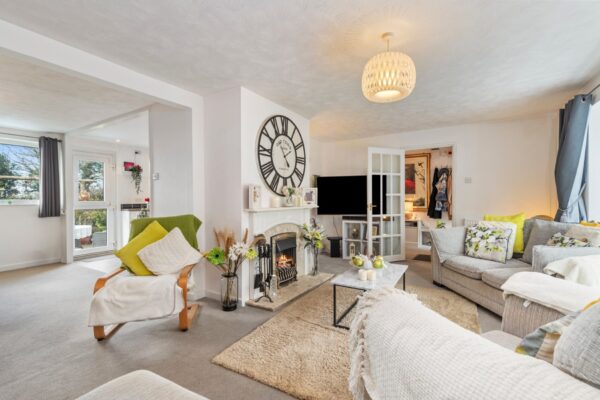 Hillcrest, Lawrenny Road, Cresselly, Kilgetty, SA68