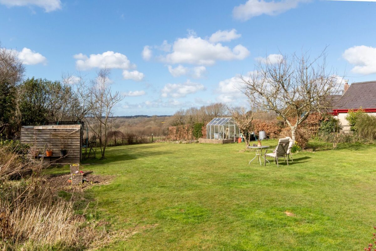 Hillcrest, Lawrenny Road, Cresselly, Kilgetty, SA68