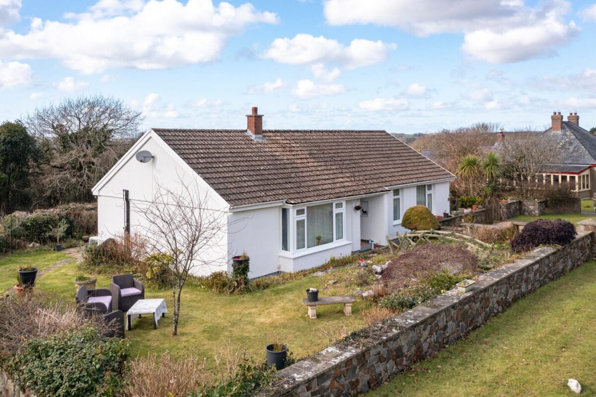 Hillcrest, Lawrenny Road, Cresselly, Kilgetty, SA68