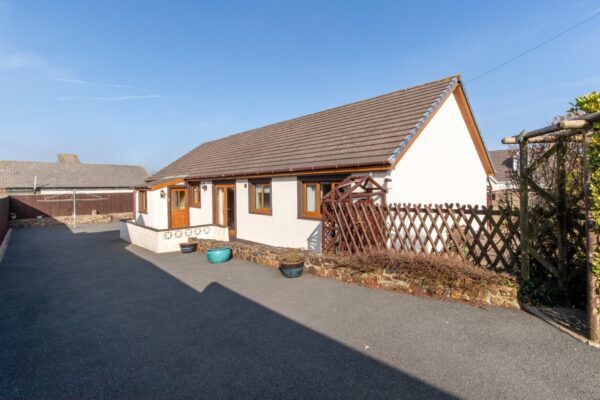 Graceland, Summerhill Park, Simpson Cross, Haverfordwest, SA62
