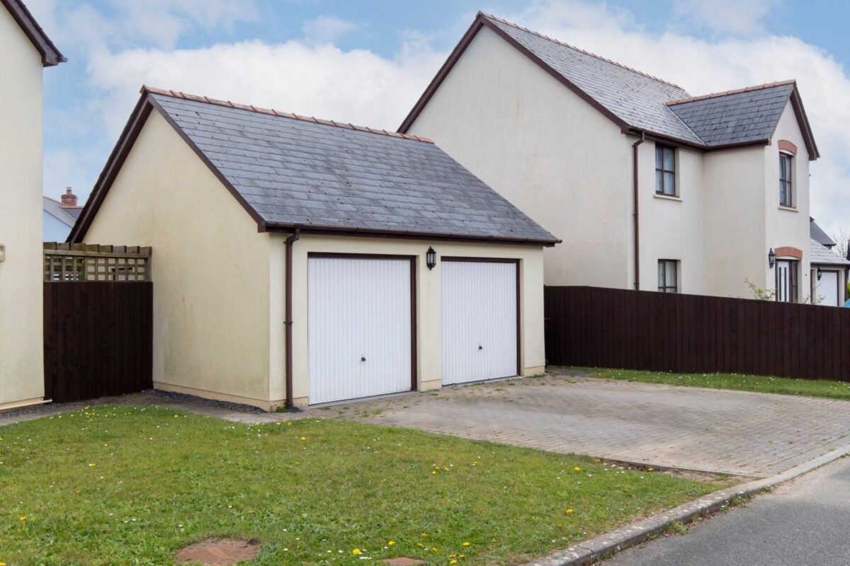 Leven Close, Hook, Haverfordwest, SA62