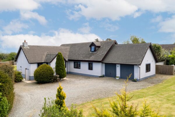 Courtfield Drive, Simpson Cross, Haverfordwest, SA62