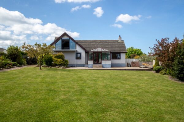 Courtfield Drive, Simpson Cross, Haverfordwest, SA62