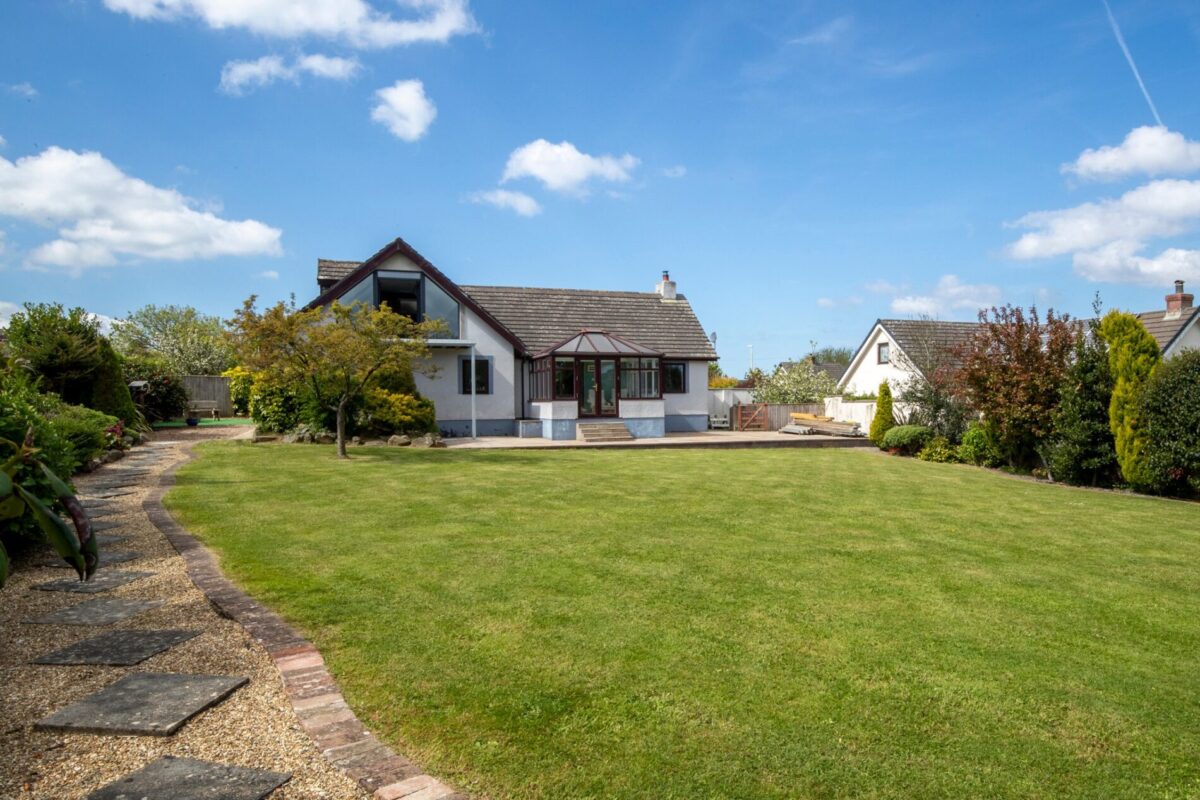 Courtfield Drive, Simpson Cross, Haverfordwest, SA62