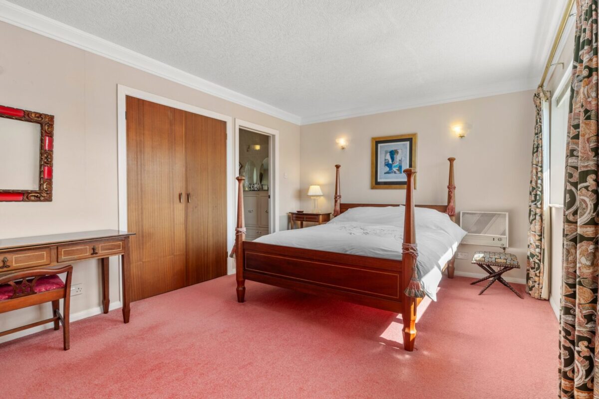 Gateholm Avenue, Milford Haven, SA73
