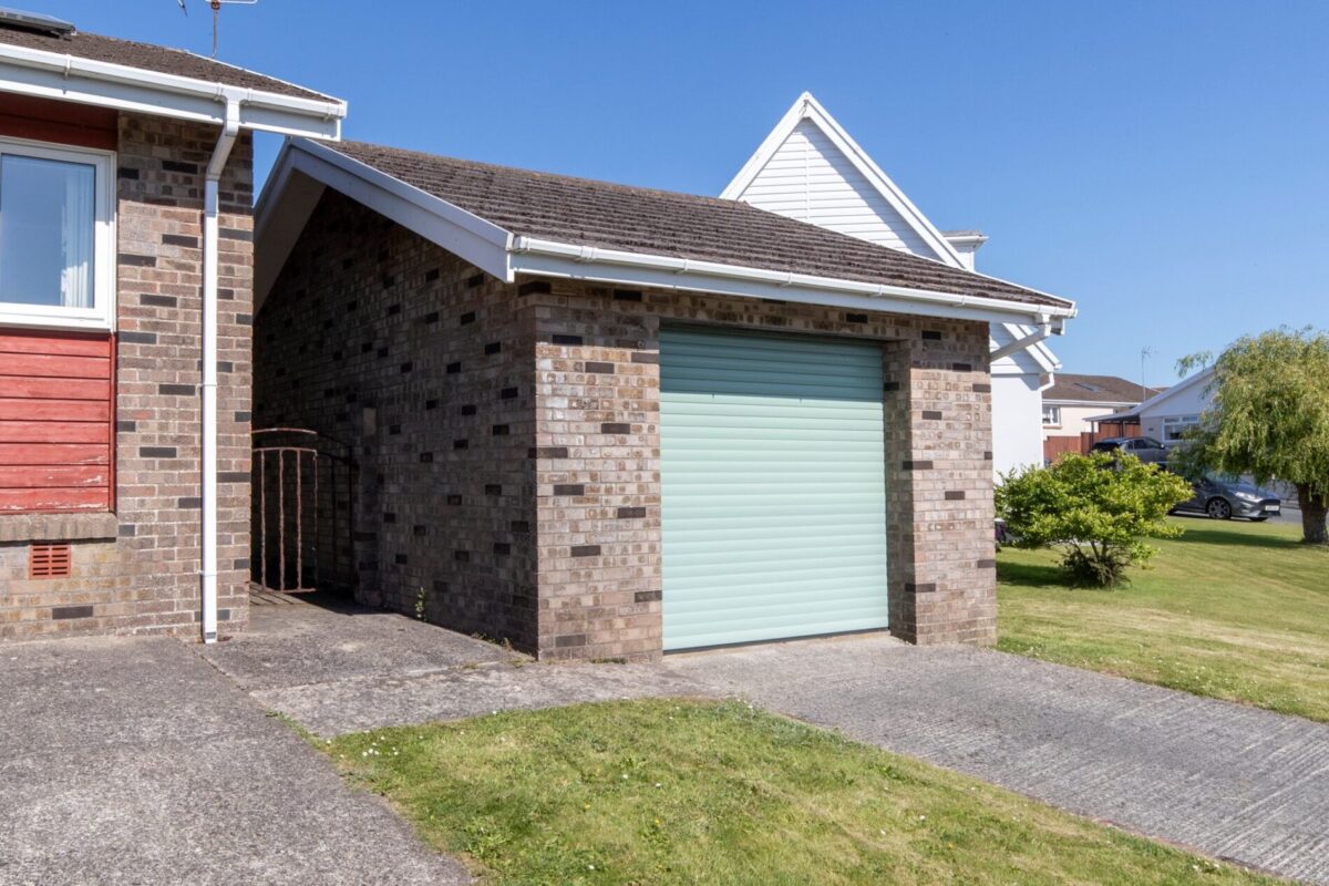 Gateholm Avenue, Milford Haven, SA73