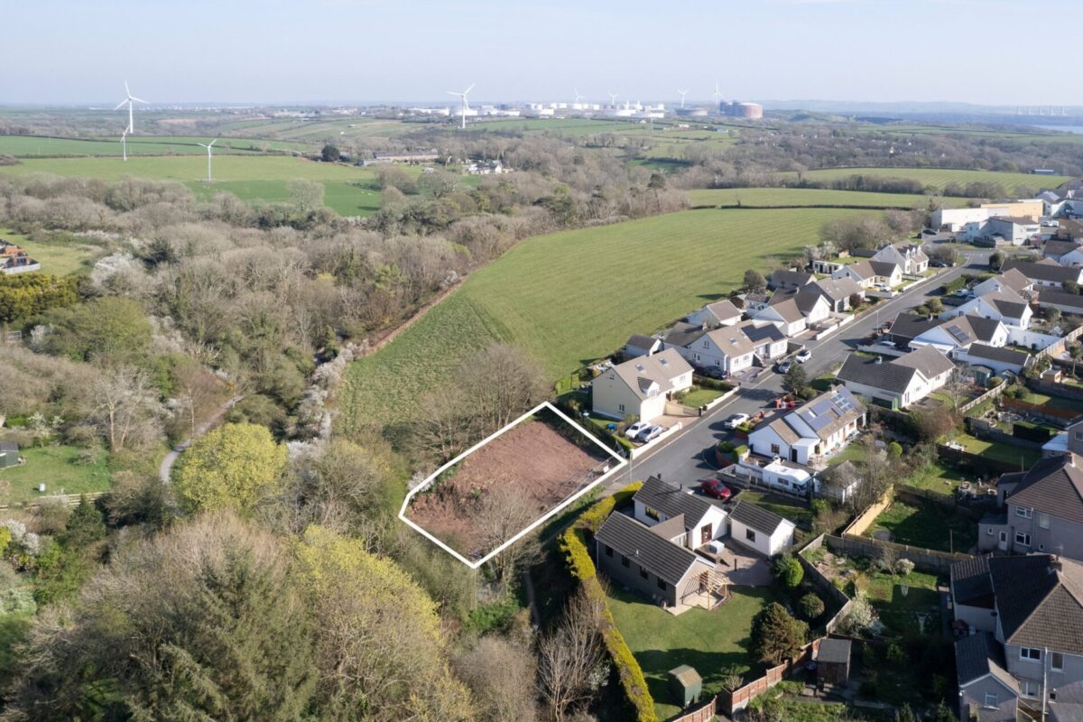 Lilac Close, Milford Haven, SA73