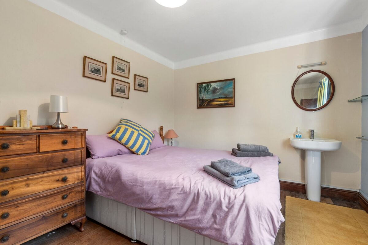 Longsdon, Uzmaston Road, Haverfordwest, SA61