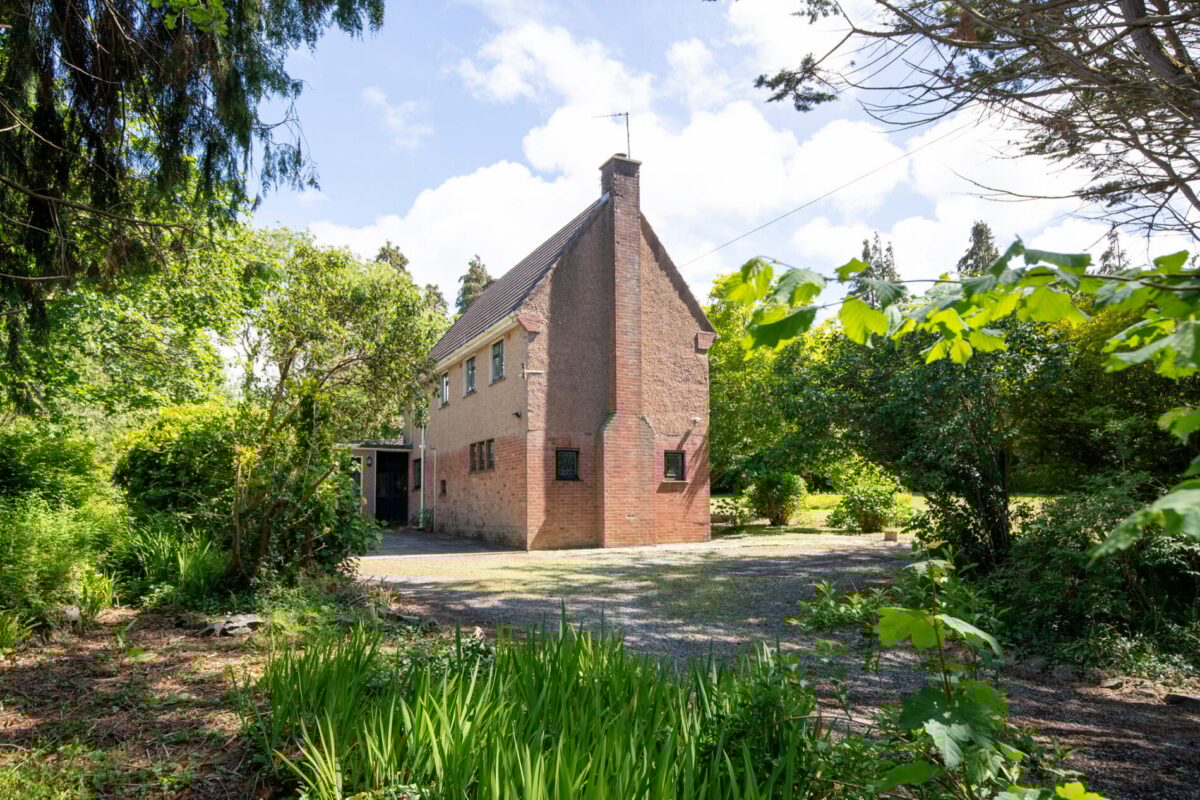 Longsdon, Uzmaston Road, Haverfordwest, SA61