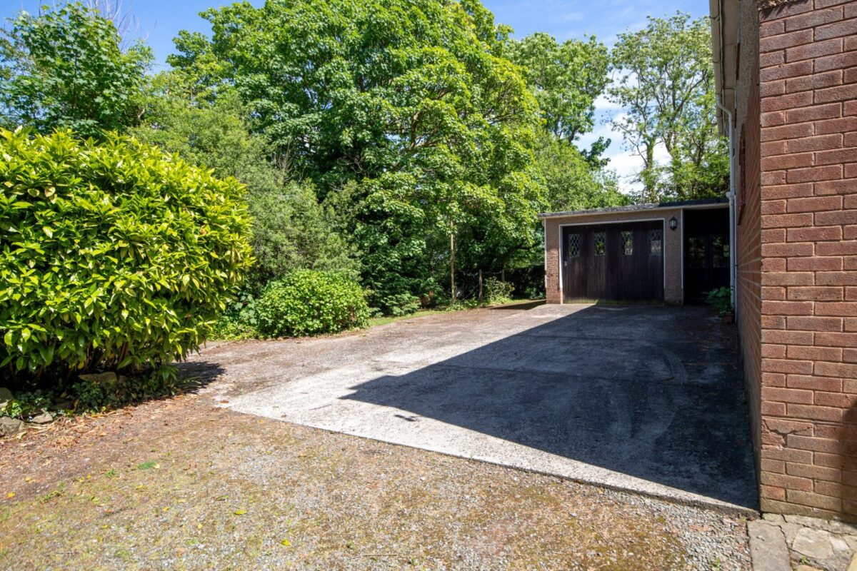 Longsdon, Uzmaston Road, Haverfordwest, SA61
