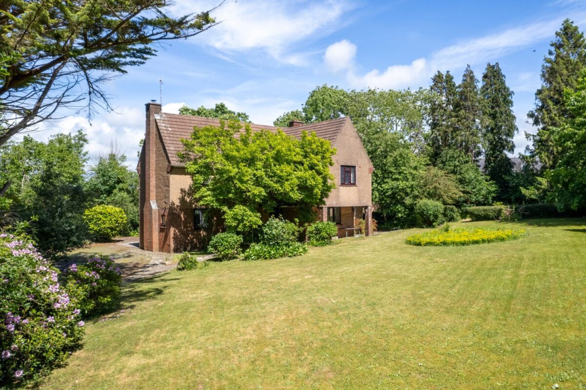 Longsdon, Uzmaston Road, Haverfordwest, SA61
