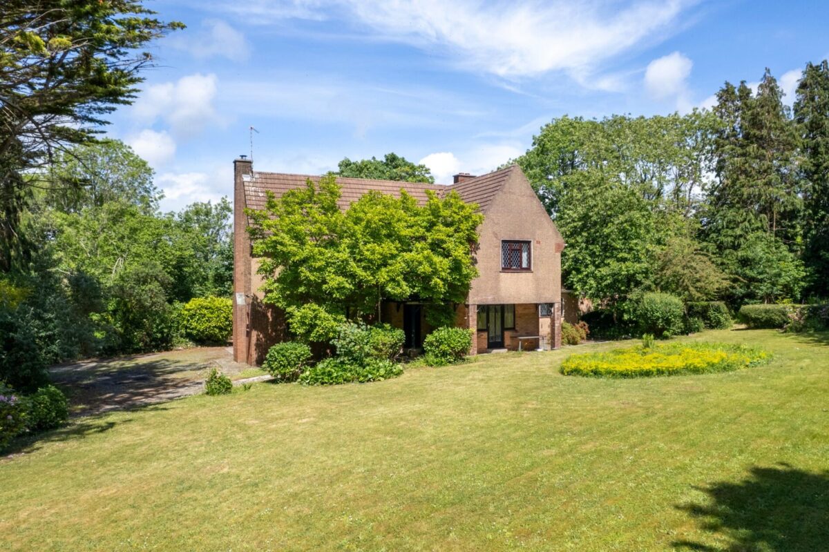 Longsdon, Uzmaston Road, Haverfordwest, SA61