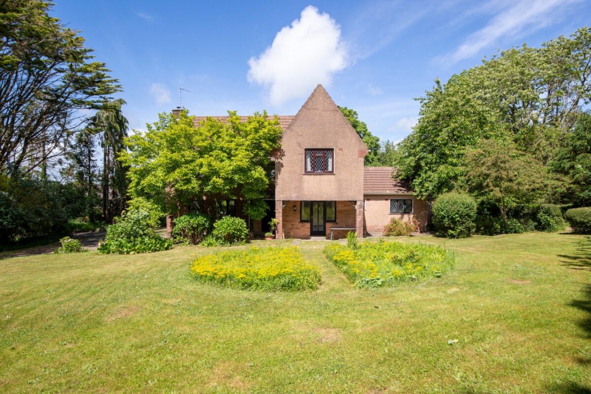 Longsdon, Uzmaston Road, Haverfordwest, SA61