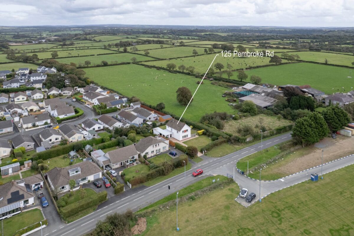 Pembroke Road, Merlins Bridge, Haverfordwest, SA61
