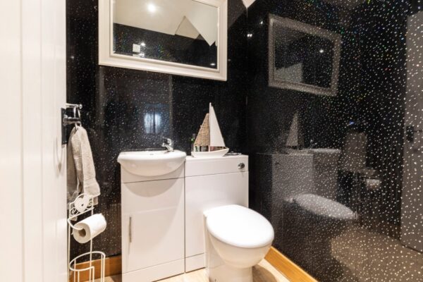 Stonesthrow Retreat, West Hook Road, Hook, Haverfordwest, SA62