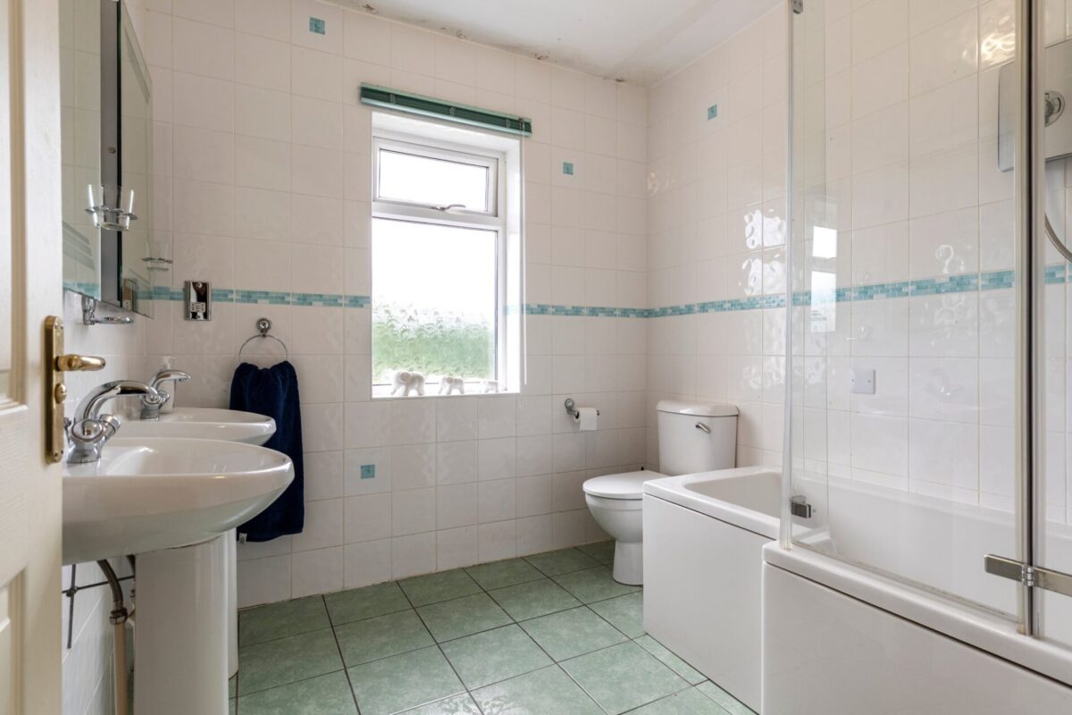 Long Mountain, Yerbeston, Kilgetty, SA68