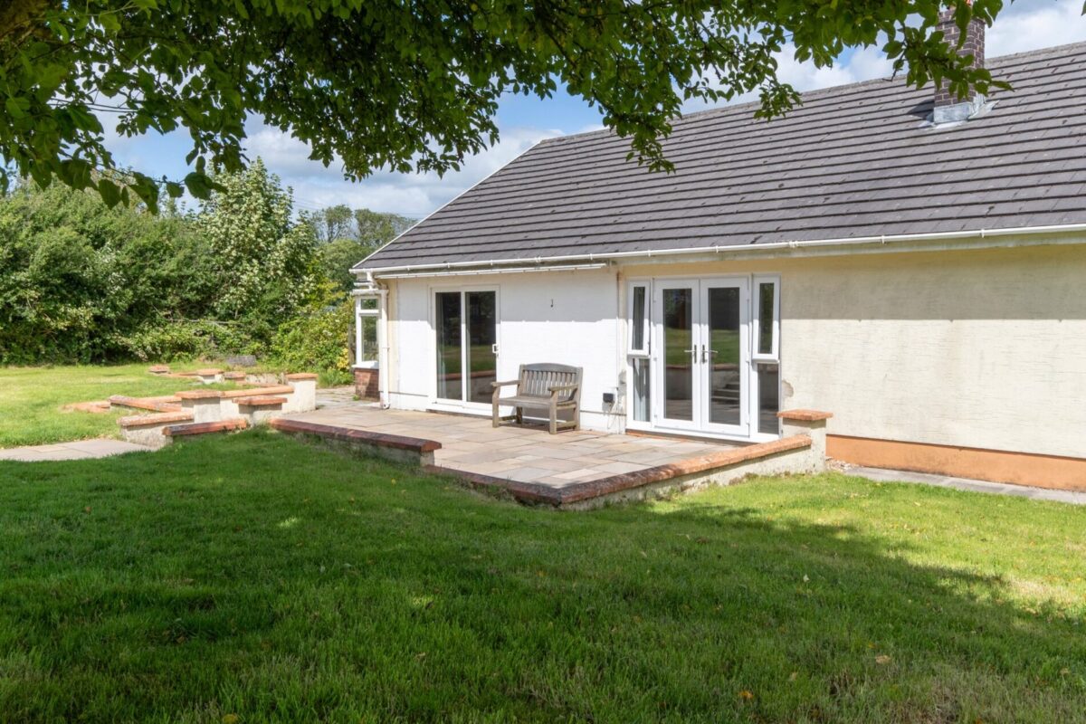 Long Mountain, Yerbeston, Kilgetty, SA68