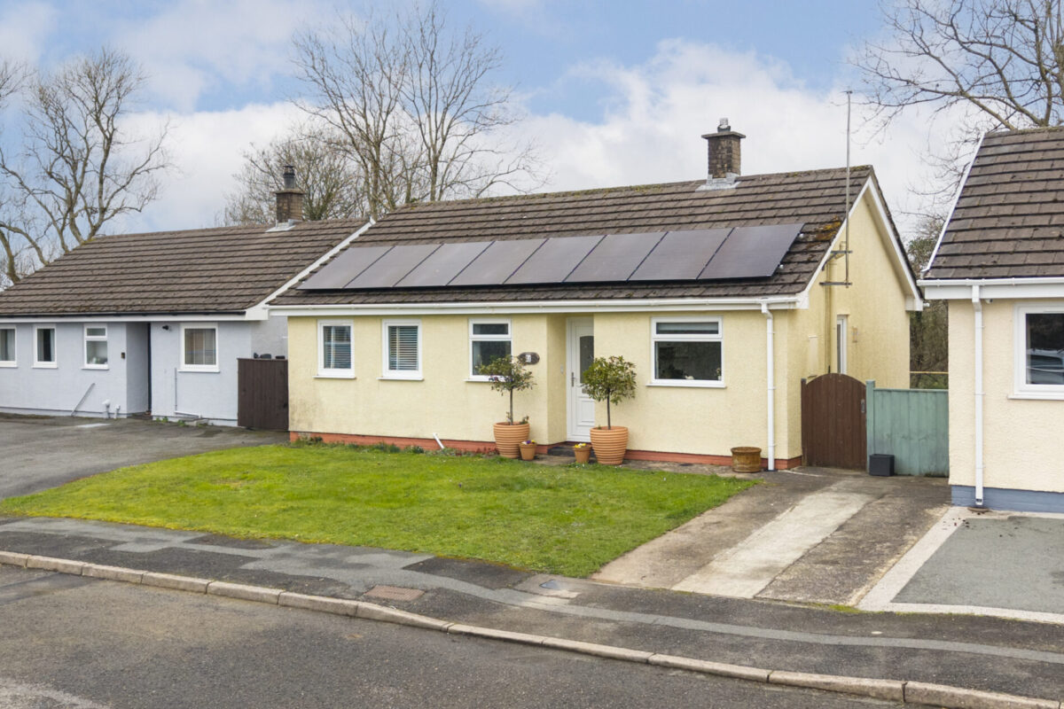 Elm Park, Crundale, SA62
