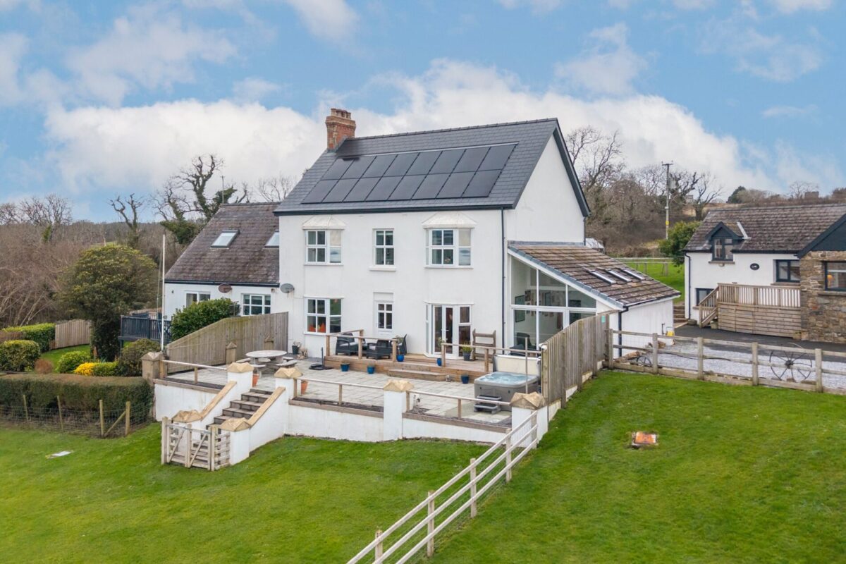 Furzewood Farm & Amroth Cottages, Amroth, Narberth, SA67