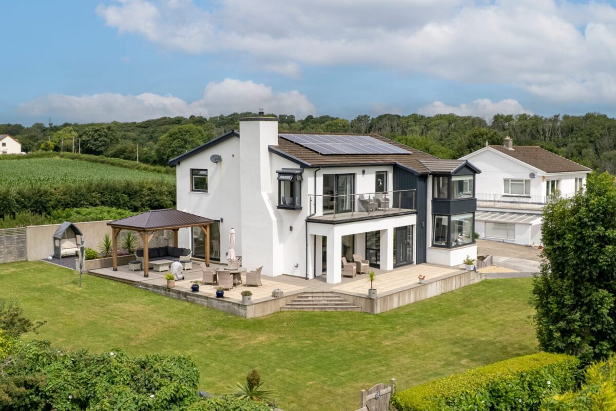 Lighthouse Drive, Llanstadwell, Milford Haven, SA73