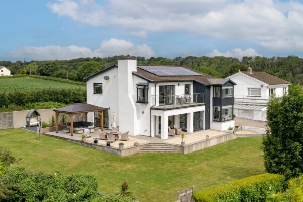 Lighthouse Drive, Llanstadwell, Milford Haven, SA73