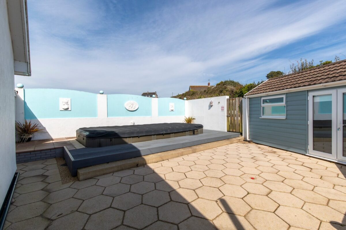 Penrhiw, Trewent Hill, Freshwater East, Pembroke, SA71