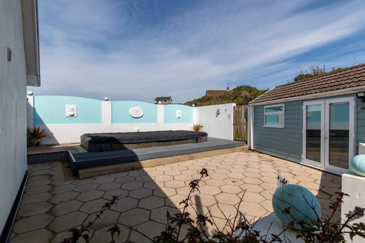 Penrhiw, Trewent Hill, Freshwater East, Pembroke, SA71