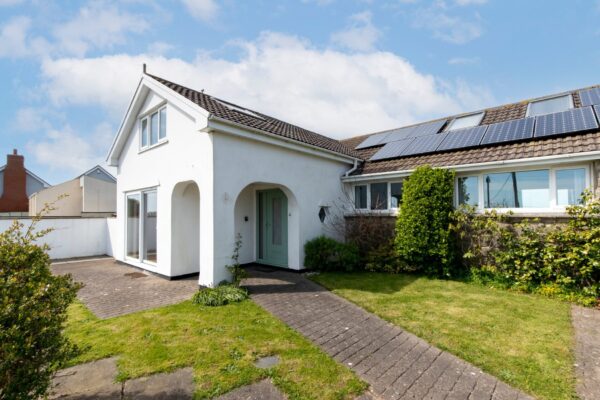 Penrhiw, Trewent Hill, Freshwater East, Pembroke, SA71