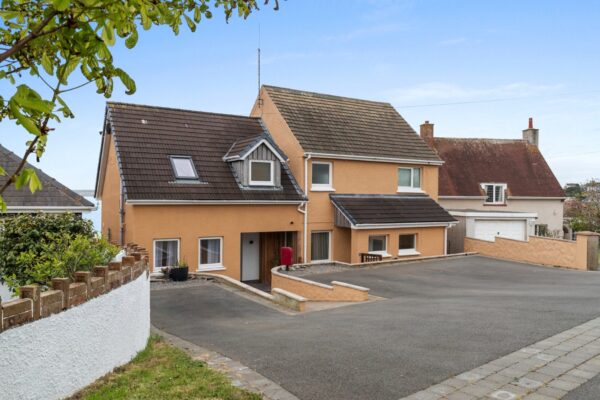 Pointfields Crescent, Hakin, Milford Haven, SA73