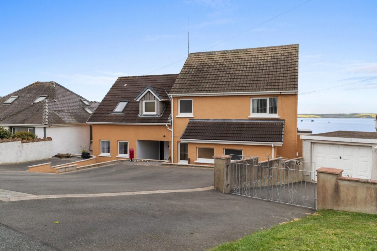 Pointfields Crescent, Hakin, Milford Haven, SA73