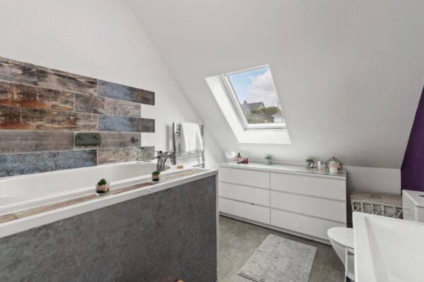 Pointfields Crescent, Hakin, Milford Haven, SA73