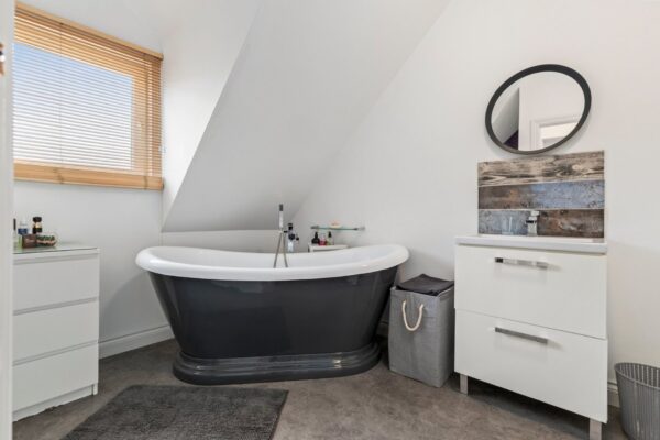 Pointfields Crescent, Hakin, Milford Haven, SA73