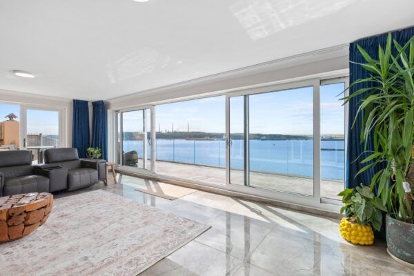 Pointfields Crescent, Hakin, Milford Haven, SA73