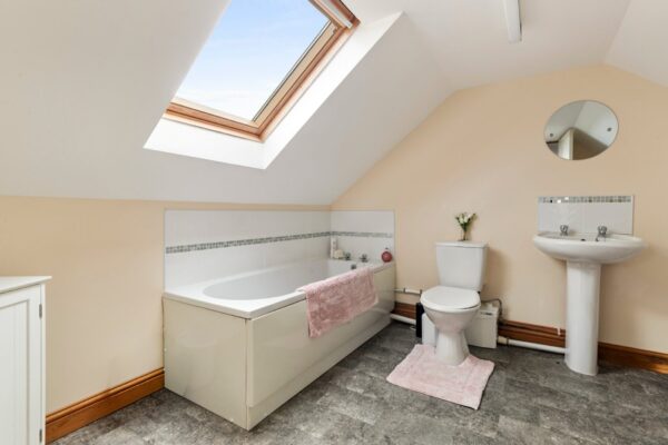 Reginald Close, Hundleton, Pembroke, SA71