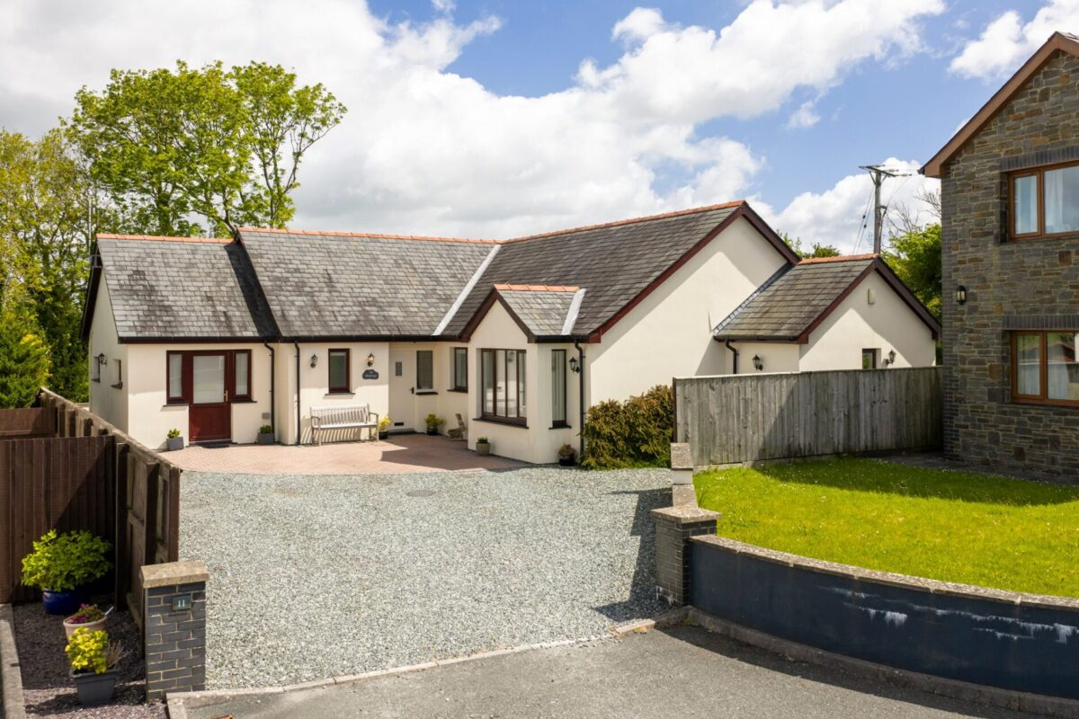 Reginald Close, Hundleton, Pembroke, SA71