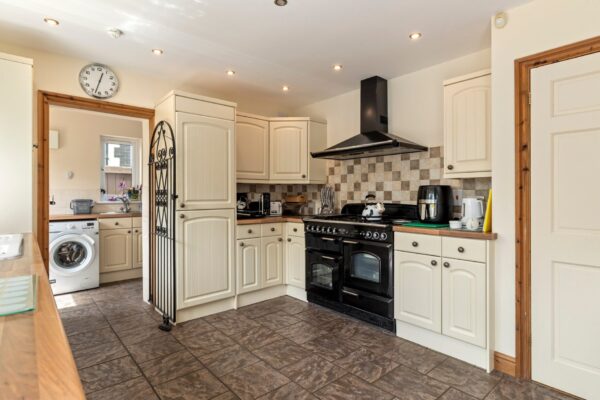 Reginald Close, Hundleton, Pembroke, SA71