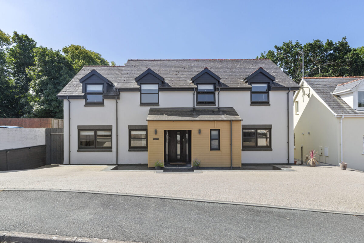 Blackbridge Drive, Milford Haven, SA73