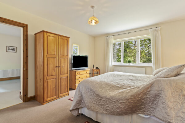 Reginald Close, Hundleton, SA71