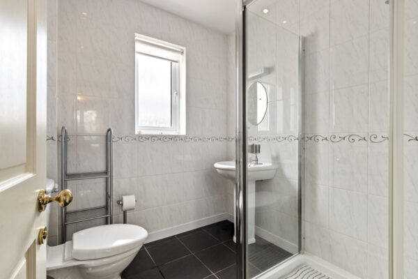 Reginald Close, Hundleton, SA71
