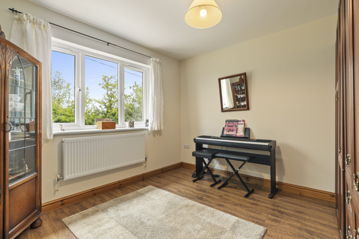 Reginald Close, Hundleton, SA71