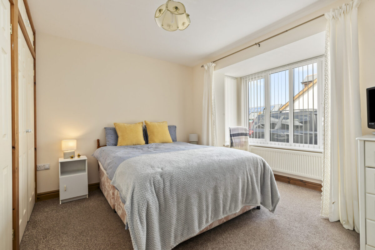 Reginald Close, Hundleton, SA71