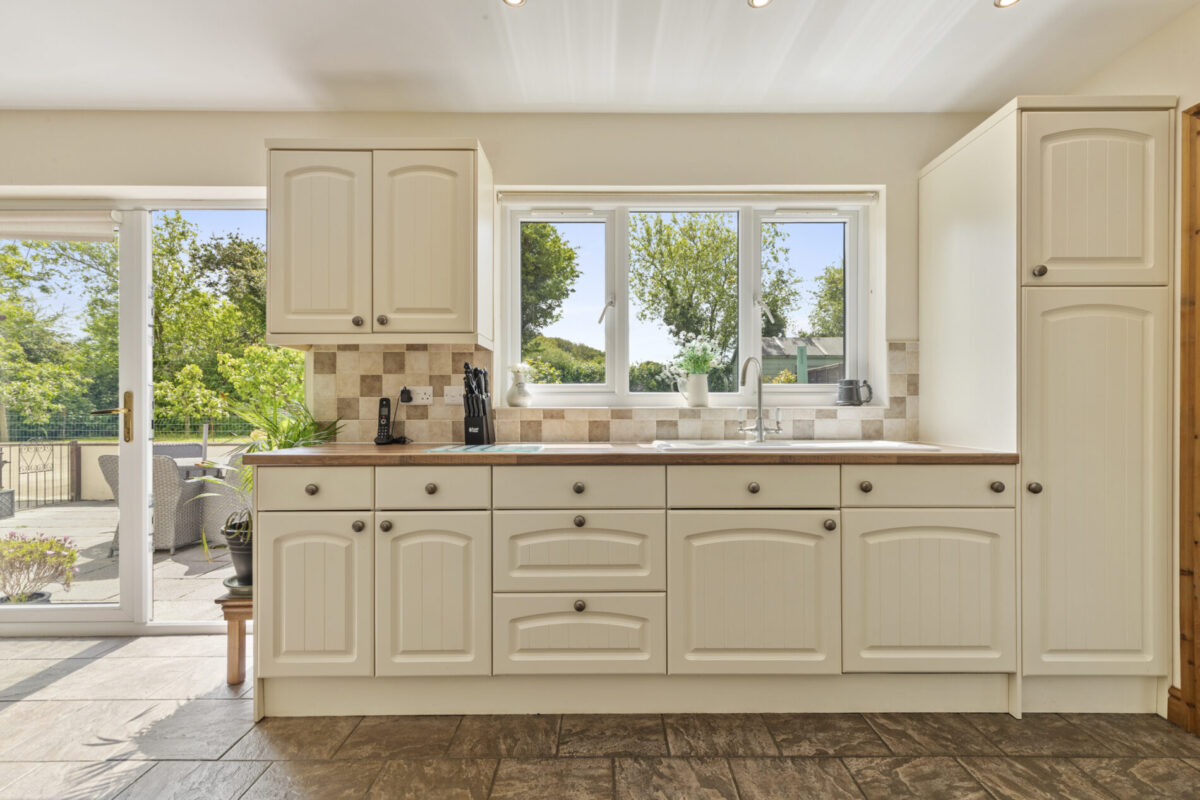 Reginald Close, Hundleton, SA71