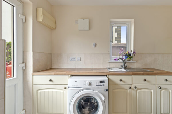 Reginald Close, Hundleton, SA71