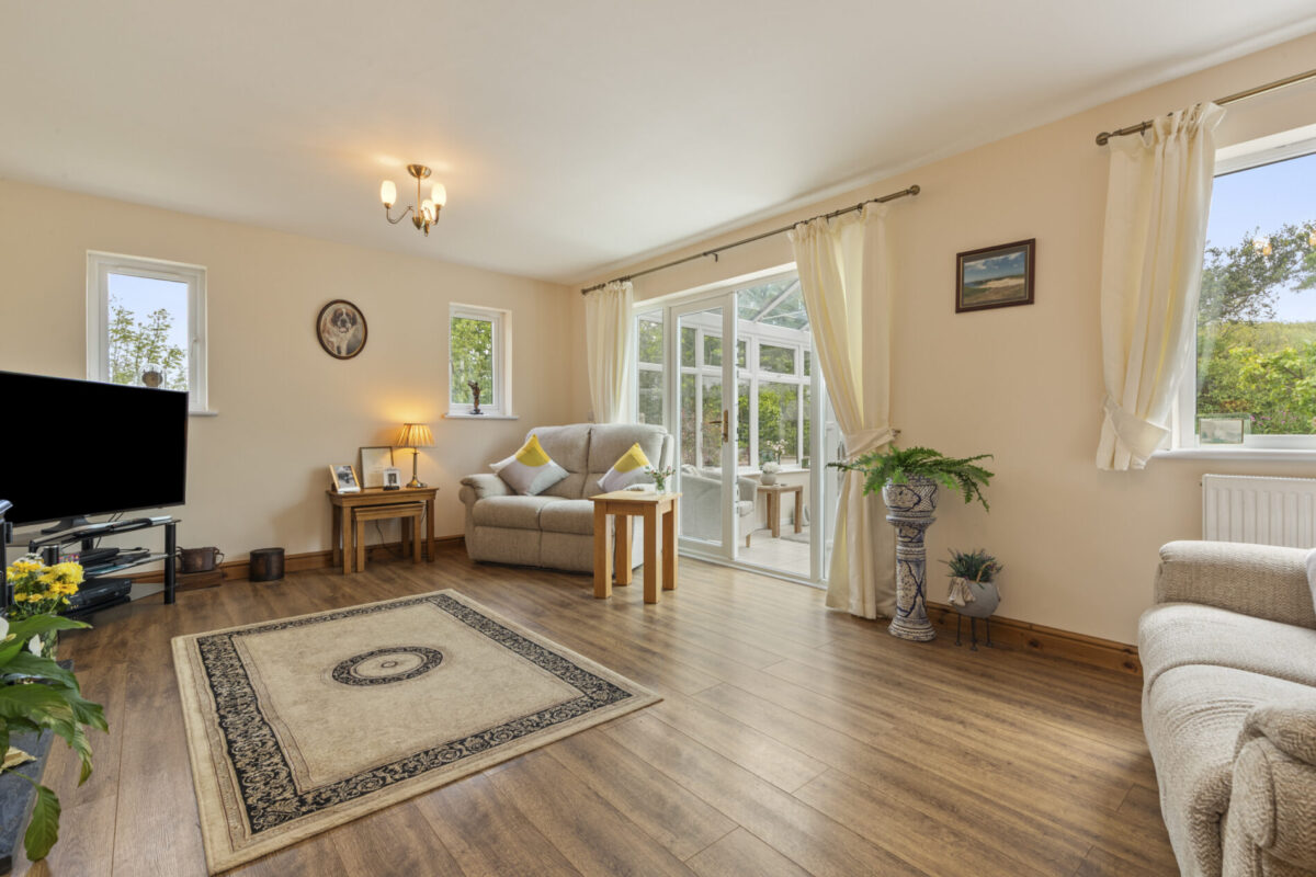 Reginald Close, Hundleton, SA71