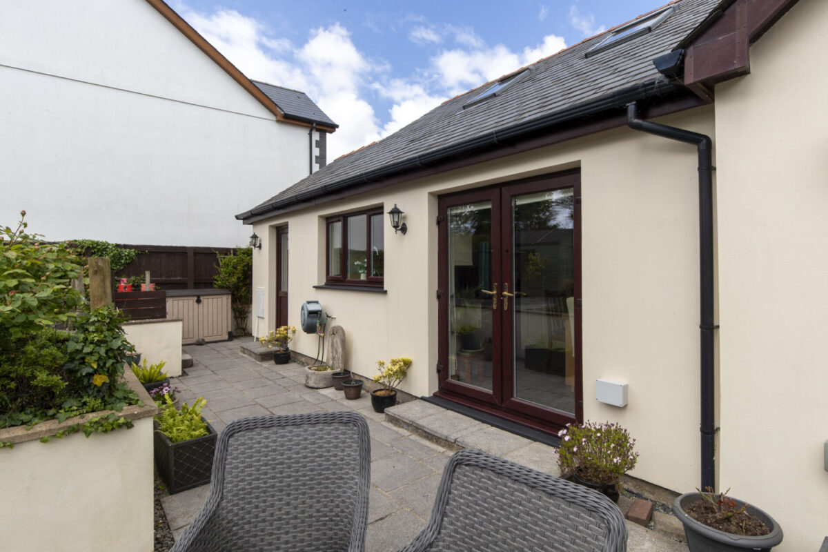Reginald Close, Hundleton, SA71