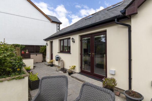 Reginald Close, Hundleton, SA71