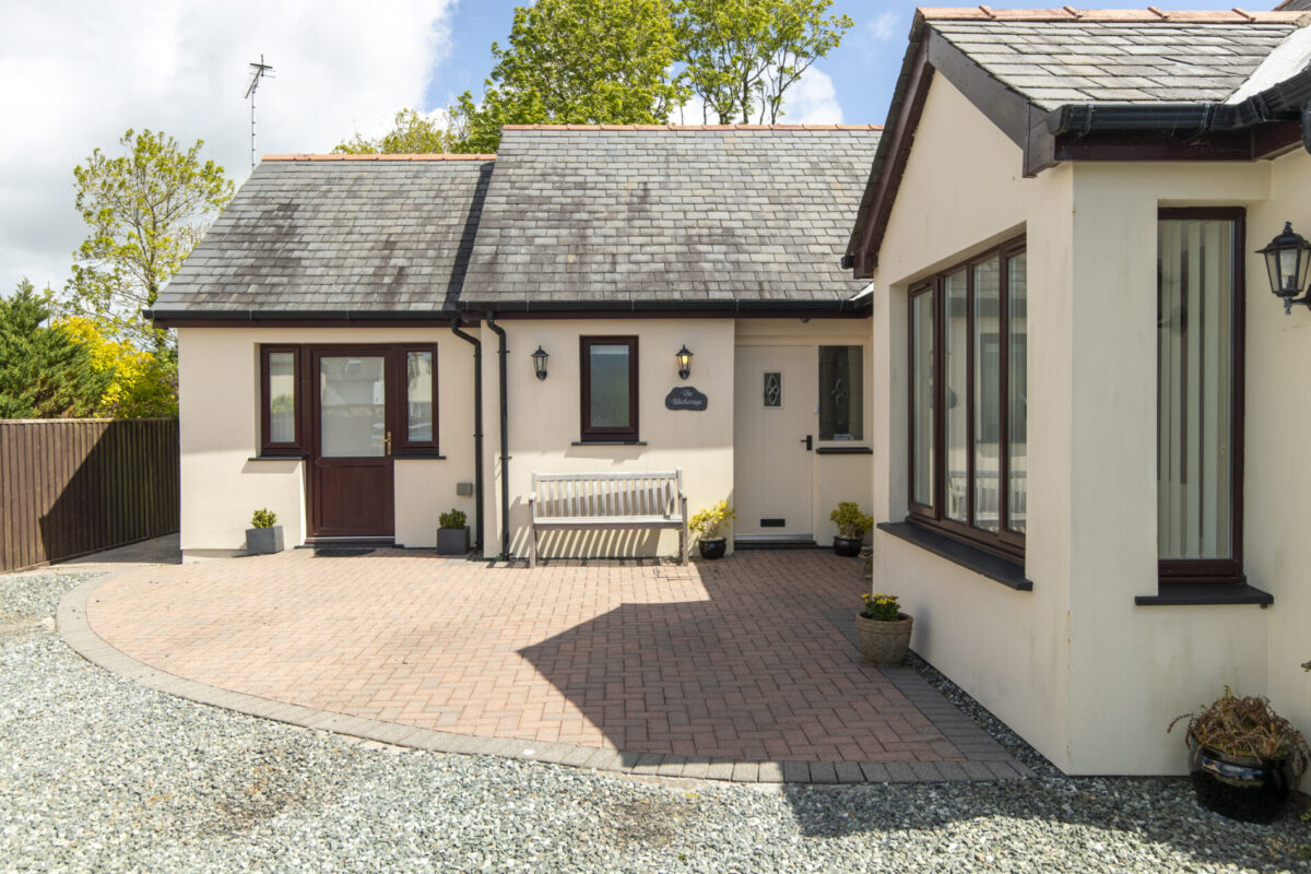 Reginald Close, Hundleton, SA71